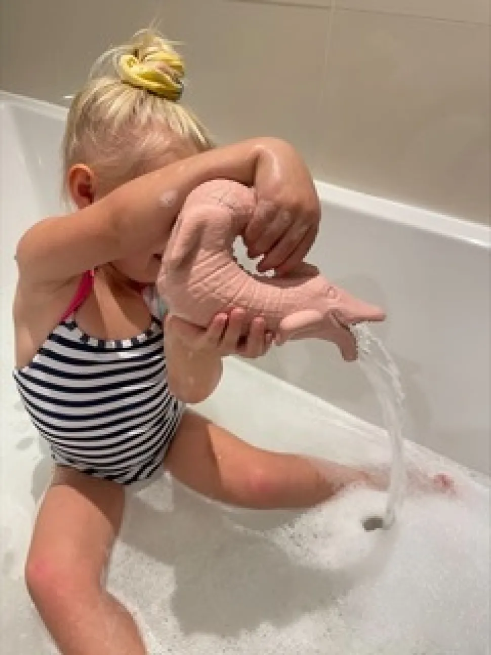 Scrunch Crocodile Water Pourer